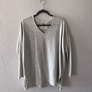 Cupio Cream V-Neck Pullover Sweater